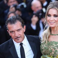 Antonio Banderas y Nicole Kimpel en el Festival de Cannes 2017