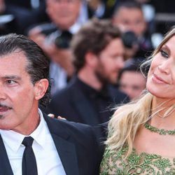 Antonio Banderas y su novia Nicole Kimpel en el Festival de Cannes 2017
