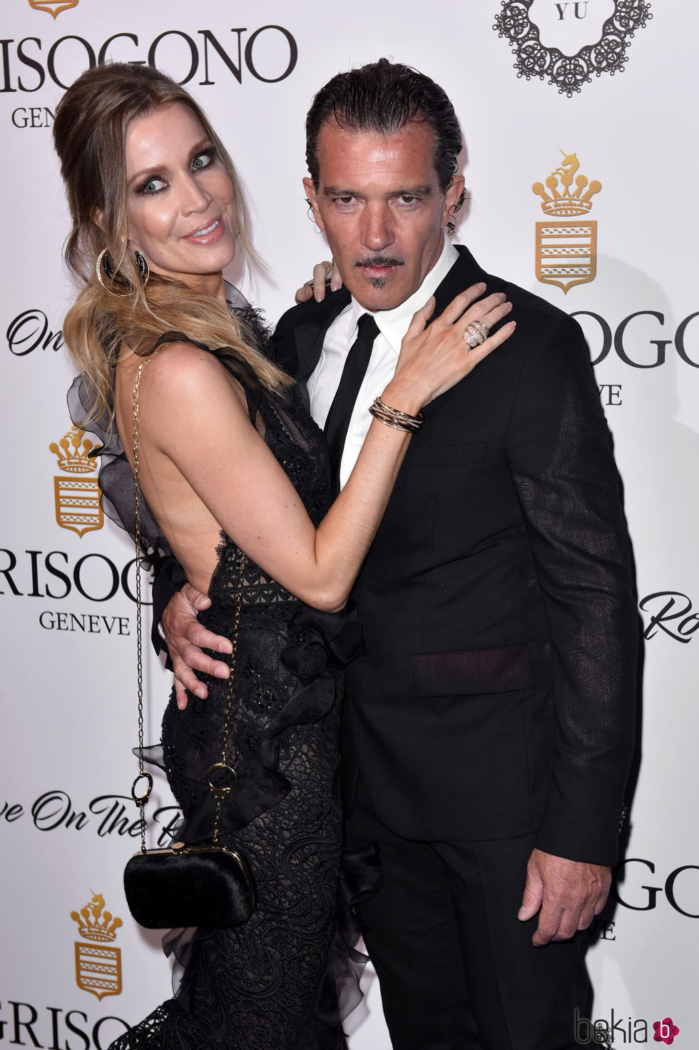 Antonio Banderas y Nicole Kimpel en el evento 'Love On The Rocks' en Cannes