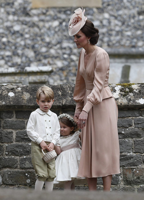 El Príncipe Jorge, triste tras una reprimenda de Kate Middleton en la boda de Pippa Middleton y James Matthews