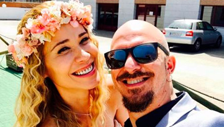 Carla Hidalgo e Ismael Guijarro recién casados