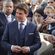 Tom Cruise posando con los fans en la presentación de 'La Momia' en Madrid