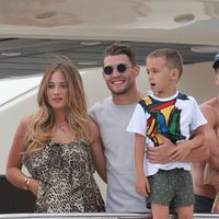 El futbolista Kovacic y su mujer Izabela Andrijanic con su hijo en Ibiza