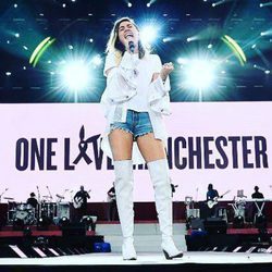 Miley Cyrus durante su actuación en el concierto One Love Manchester