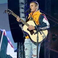 El cantante Justin Bieber se emociona en el concierto One Love Manchester