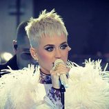 Katy Perry canta 'Part Of Me' en el concierto One Love Manchester