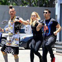 Joe Jonas y Sophie Tuner divirtiéndose por las calles de Los Ángeles
