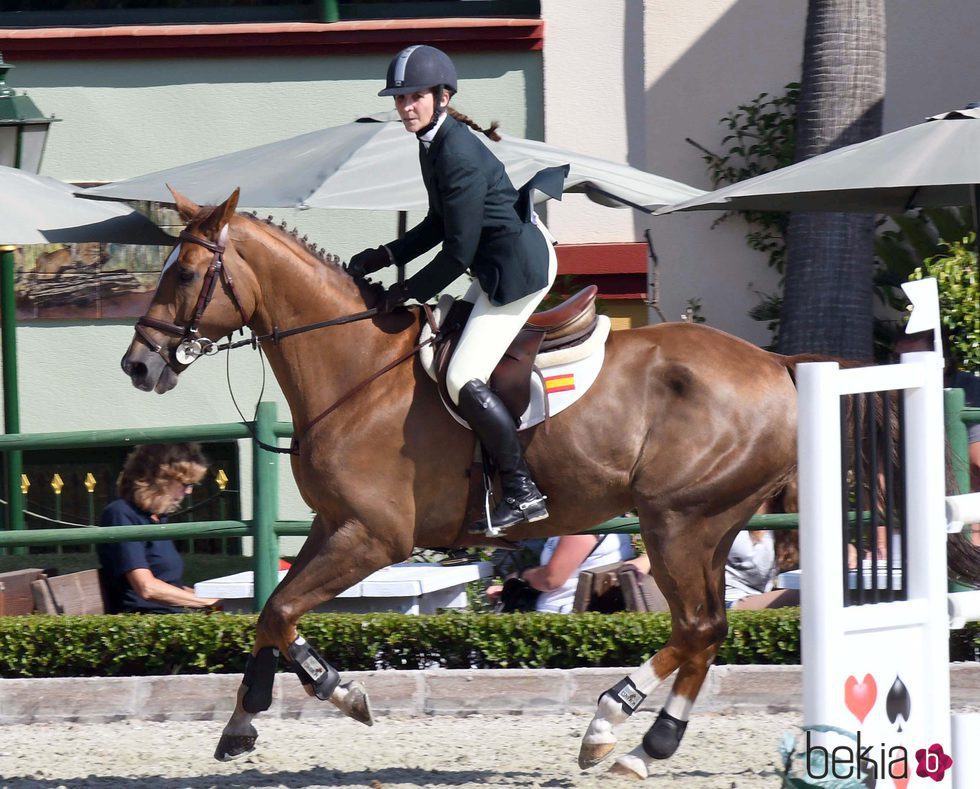 La Infanta Elena montando a caballo en Estepona