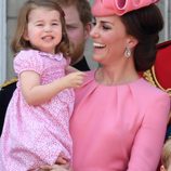 Kate Middleton y la Princesa Carlota en la tradicional Trooping the Colour