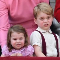 El Príncipe Jorge y la Princesa Carlota en la tradicional Trooping The Colour
