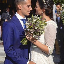 La mirada cómplice entre Lucas Vázquez y Macarena Rodríguez el día de su boda