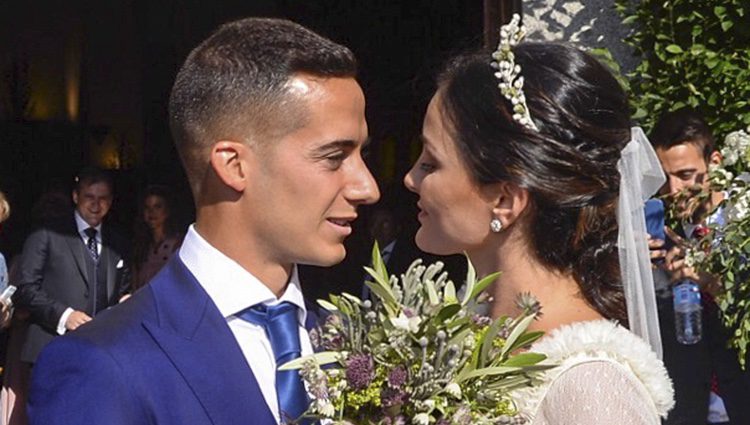 La mirada cómplice entre Lucas Vázquez y Macarena Rodríguez el día de su boda