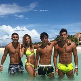Christian, Sheila, Óscar y Mario Casas luciendo palmito en las playas de México