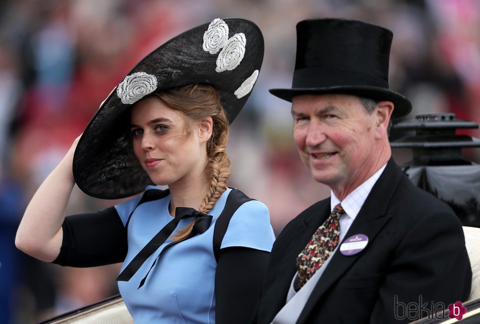 La Princesa Beatriz y Sir Timothy Laurence en Ascot 2017