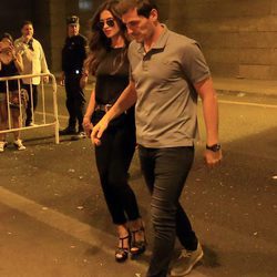 Iker Casillas y Sara Carbonero entrando en el concierto 'Más es Más'