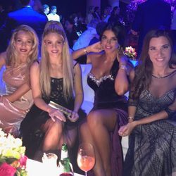 Vanesa Lorenzo, Shakira, Daniella Seeman y Nuria Cunillera en la boda de Messi y Antonella Roccuzzo
