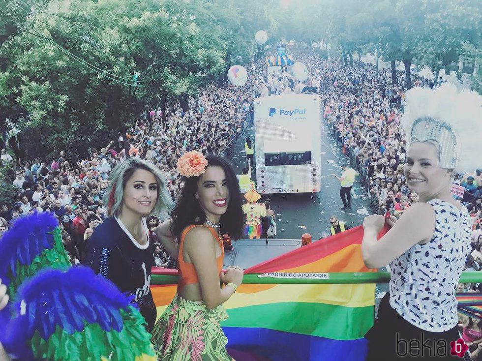 Barei, Betariz Luengo y Soraa Arnelas en la cabalgata de World Pride 2017