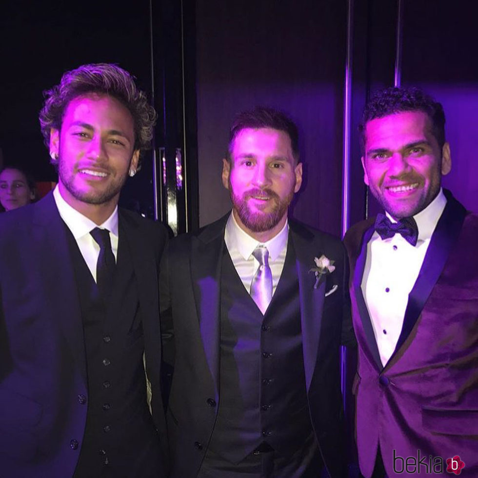 Leo Messi con Neymar y Dani Alves el día de su boda
