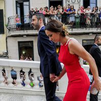 Juan Carlos Navarro y su mujer Vanesa García en la boda de Sergio Llul y Almudena Cánovas