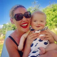 Katherine Heigl disfruta con su bebé del 4 de julio
