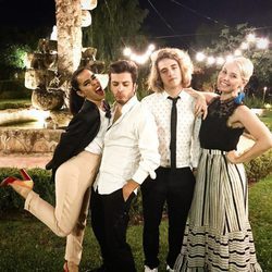 Beatriz Luengo, Blas Cantó, Manel Navarro y Soraya disfrutando en una boda