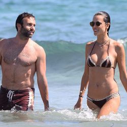 Alessandra Ambrosio y Jamie Mazur durante sus vacaciones en Ibiza