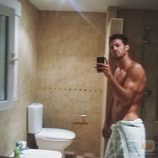 Jorge Brazalez haciéndose una foto en el baño