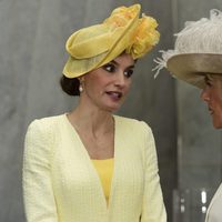 La Reina Letizia habla con Camilla Parker al comienzo de su Viaje de Estado a Reino Unido