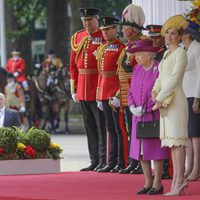 La Reina de Inglaterra y la Reina de España en la ceremonia de bienvenida a los Reyes de España por su Viaje de Estado a Reino Unido