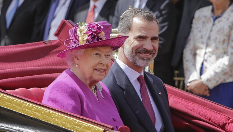 La Reina Isabel y el Rey Felipe en coche de caballos en Londres