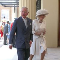 El Príncipe Carlos y Camilla Parker llegan a Buckingham Palace para un almuerzo con los Reyes Felipe y Letizia