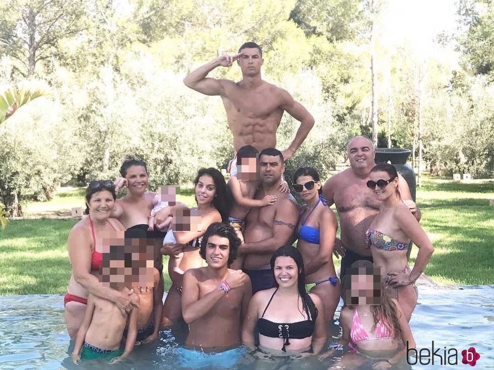 Cristiano Ronaldo presume de familia en vacaciones