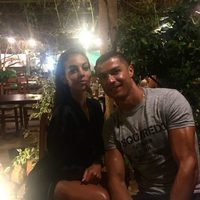 Cristiano Ronaldo y su novia Georgina Rodríguez durante las vacaciones