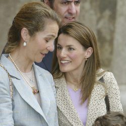 La Reina Letizia, muy cómplice con la Infanta Elena junto a Froilán