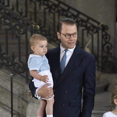 Daniel de Suecia con su hijo Oscar en el 40 cumpleaños de Victoria de Suecia