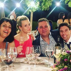 Secun de la Rosa, Yolanda Ramos y Adrián Lastra en la boda de Canco Rodríguez