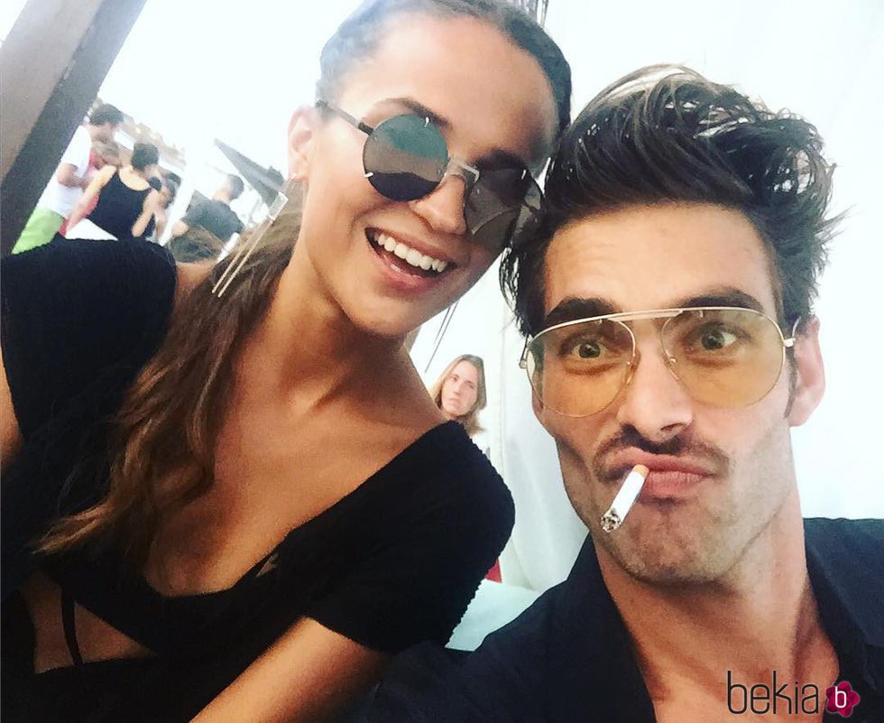 La selfie de Alicia Vikander con Jon Kortajarena en Ibiza
