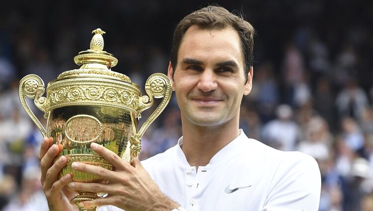 Roger Federer tras ganar la final masculina de Wimbledon 2017