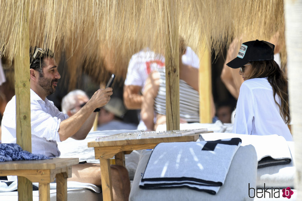 Eva Longoria y José Antonio Bastón disfrutando del sol y la playa en Marbella