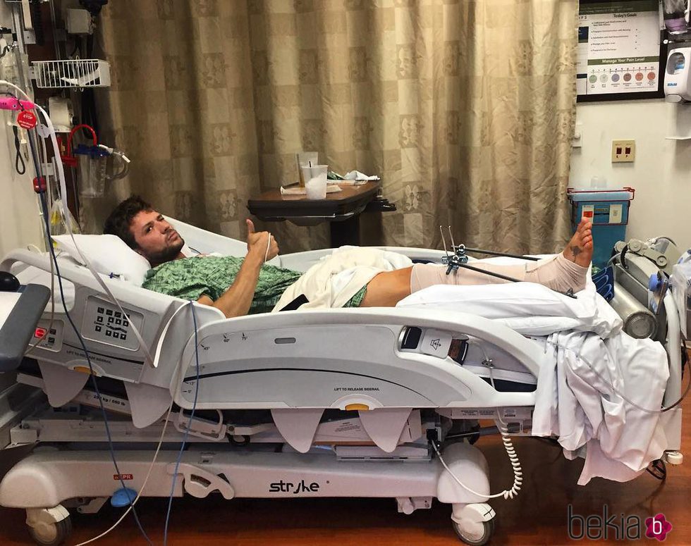 Ryan Phillippe en la cama del hospital