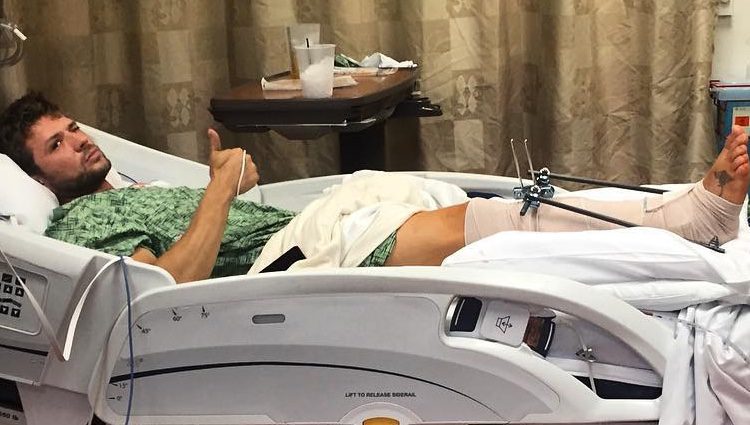Ryan Phillippe en la cama del hospital