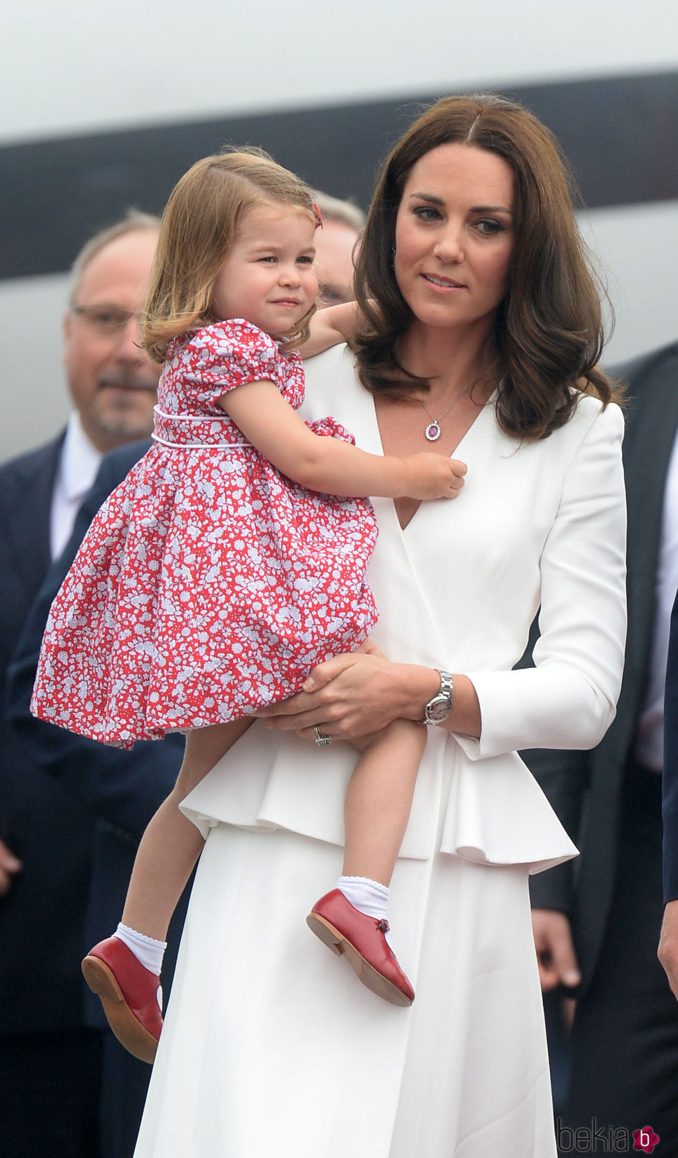 Kate Middleton y la Princesa Carlota a su llegada a Polonia