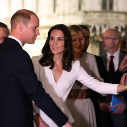 El Príncipe Guillermo y Kate Middleton en el Museo del Levantamiento de Varsovia