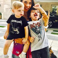 Pilar Rubio inculca el rock a sus hijos Sergio y Marco Ramos
