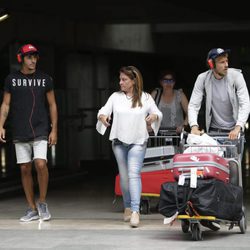 Kiko Jiménez y Alejandro Caracuel a su llegada a España tras ser expulsados de 'Supervivientes'