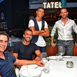 Cristiano Ronaldo en el restaurante Zela con Abel Matute Prats