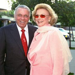 Frank Sinatra y Barbara Sinatra renuevan votos