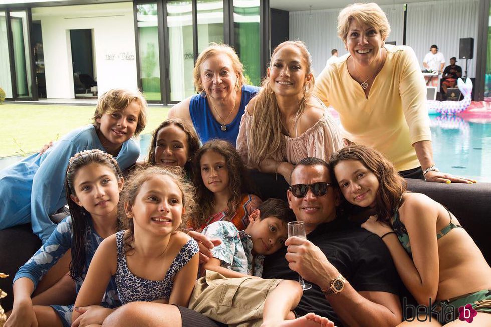 Jennifer Lopez y Alex Rodríguez con su familia