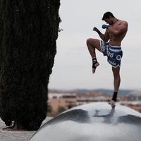 Julián Contreras Jr practicando boxeo