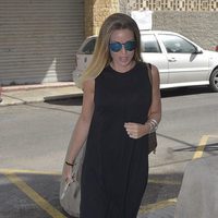 Marta Castro llegando al hospital de Ibiza donde se encontraba Ángel Nieto